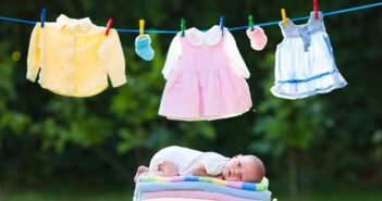 Kinderkleidung mieten: Pro und Kontra! Kinderkleidung mieten: Pro und Kontra! ( Foto: Shutterstock- _FamVeld )