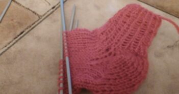Babysocken stricken – warme Füße für die Kleinsten