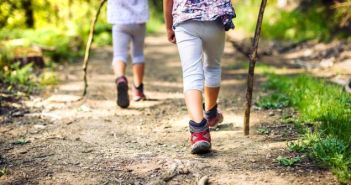 Aktiver Familienausflug: Warum Wandern mit Kindern begeistert Familienfreizeit: Wandern mit Kindern als perfekte (Foto: AdobeStock - 172352157 _jure)
