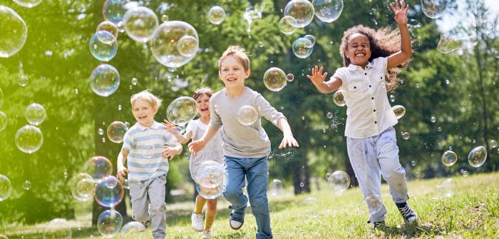 Kinder- und Jugendreisen fördern soziales Lernen und persönliche (Foto: AdobeStock - 200826934 Seventyfour)