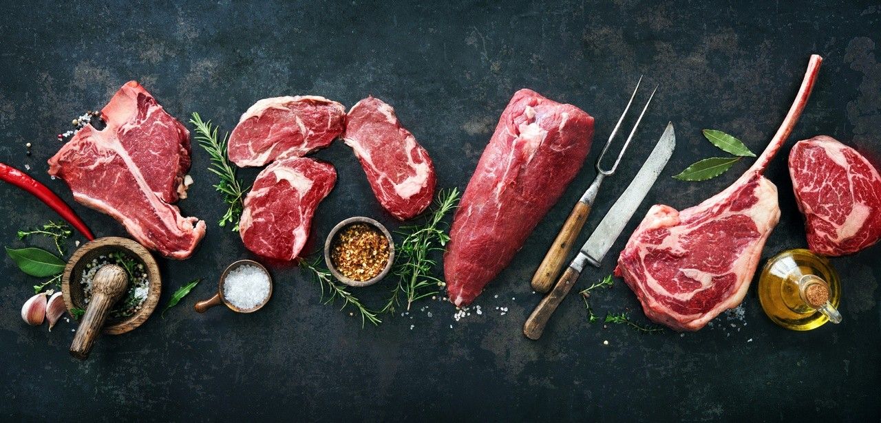 RWI-Studie zeigt: Newsletter senken Fleischkonsum bei Wenigessern um (Foto: AdobeStock - Alexander Raths - 340612287)